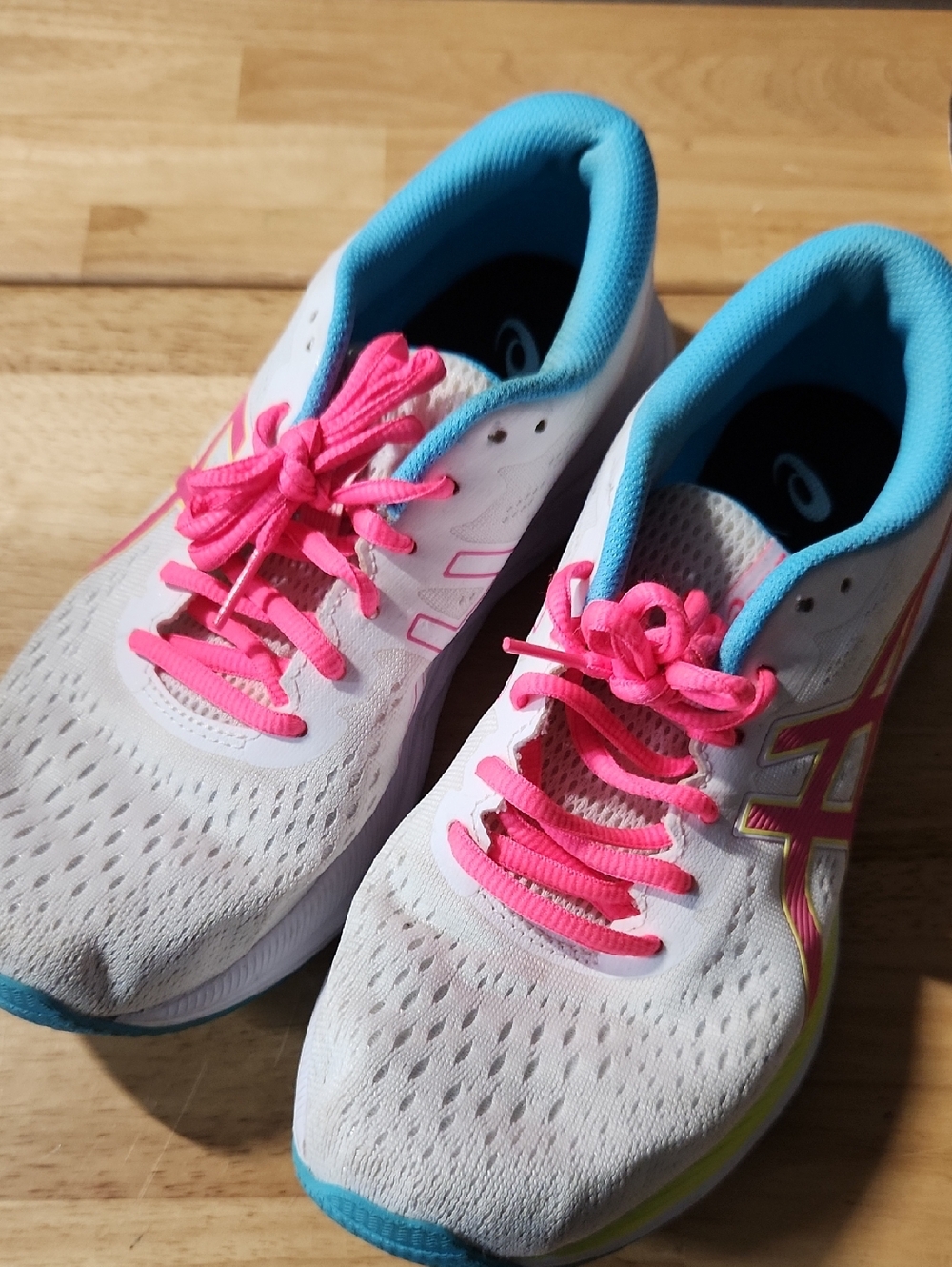 ASICS White Sneakers with Pink Laces and Teal Collar